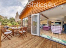 Luxury Barn, WiFi, Pets, secure garden, quiet, 2 mins to village.   45x23ft Very  Spacious. Week/short books