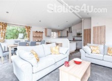BEAUTIFUL LODGE FOR SALE / 11.1 MONTH OWNER SEASON BEAUTIFUL LODGE FOR SALE / 11.1 MONTH OWNER SEASON