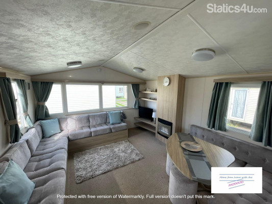 spacious lounge and dining area, pull out double bed.<br/>Tv with netflix, prime ect<br/>Free WIFI spacious lounge and dining area, pull out double bed.<br/>Tv with netflix, prime ect<br/>Free WIFI